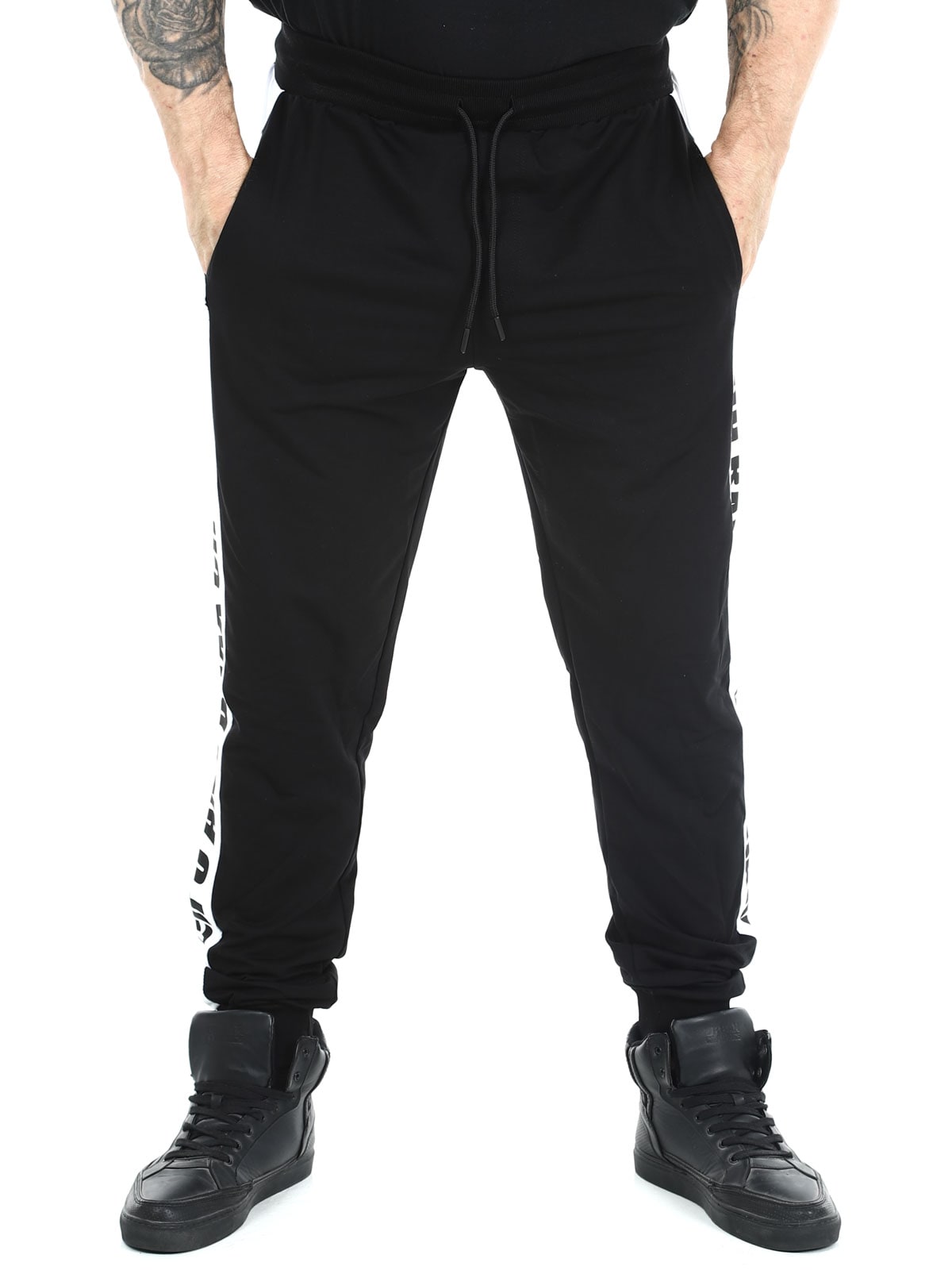 Quillion Cipo Baxx Sweatpants - Black_1.jpg