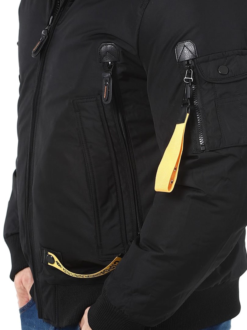 black Winterjacket with yelow details_6.jpg